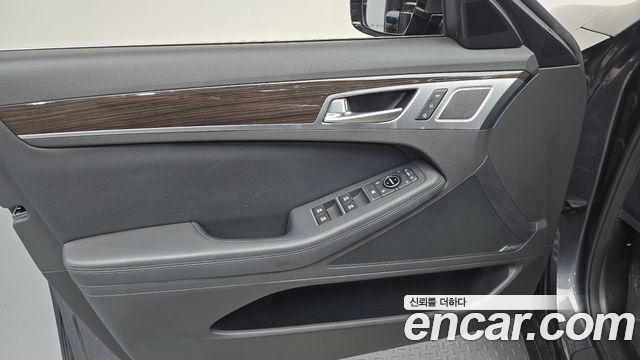 Genesis G80 2018 — photo 14