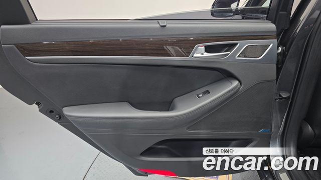 Genesis G80 2018 — photo 15
