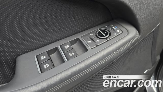 Genesis G80 2018 — photo 30