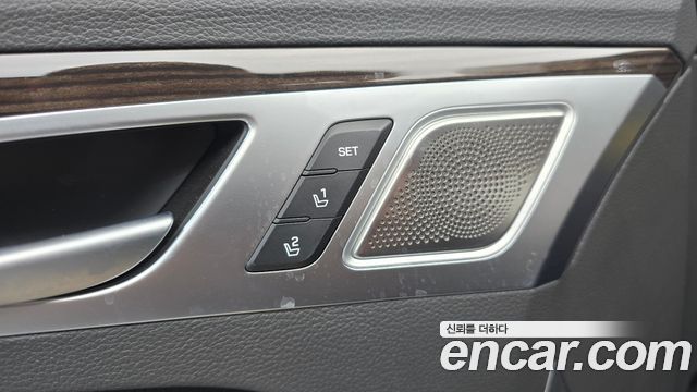 Genesis G80 2018 — photo 35