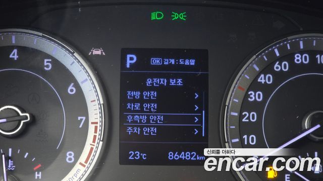 Hyundai Venue 2020 — photo 16