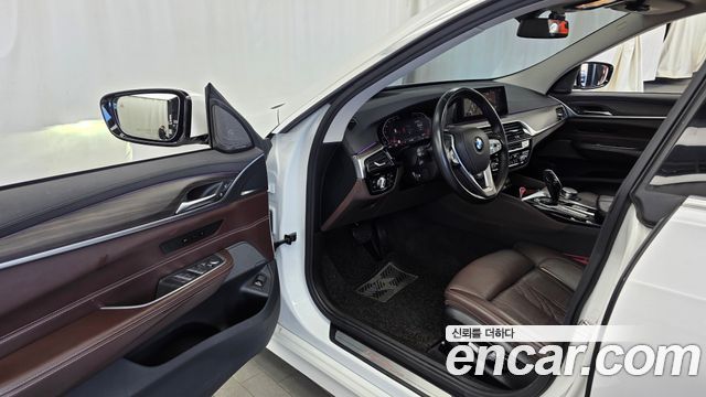 BMW Gran Turismo 2020 — photo 13
