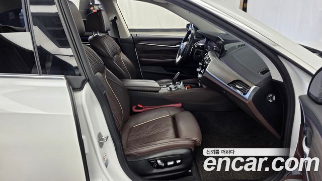 BMW Gran Turismo 2020 — photo 17