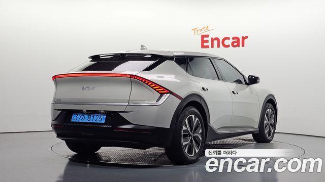 Kia EV6 2023 — photo 2