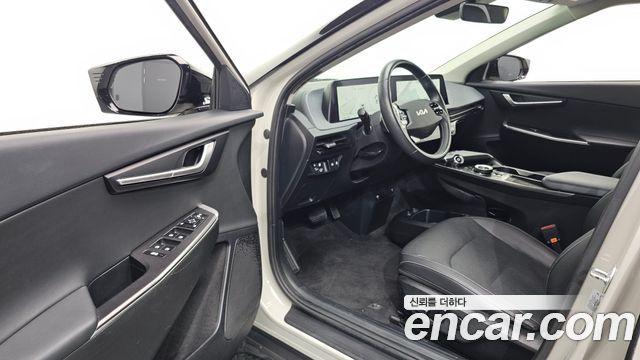 Kia EV6 2023 — photo 10