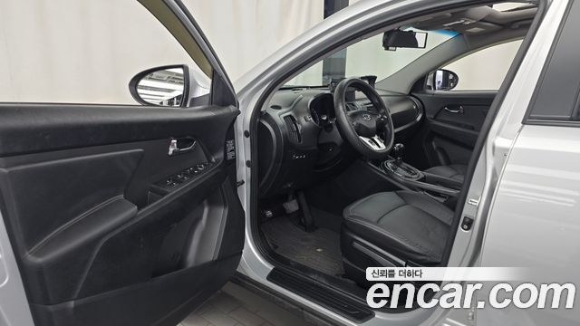 Kia Sportage 2011 — photo 10