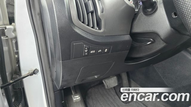 Kia Sportage 2011 — photo 16