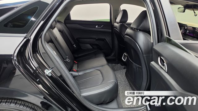 Kia K5 2022 — photo 17