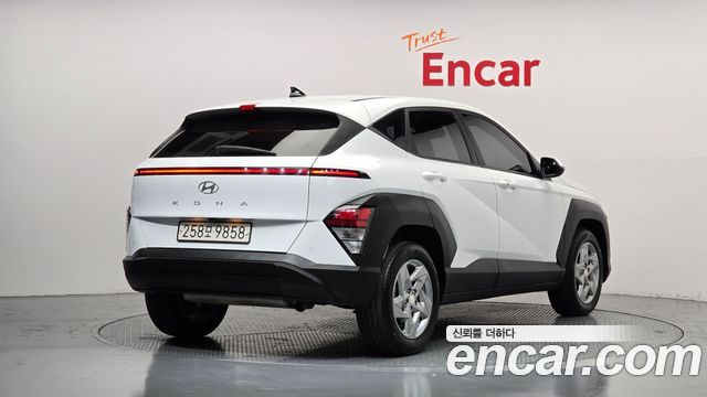 Hyundai Kona 2023 — photo 2