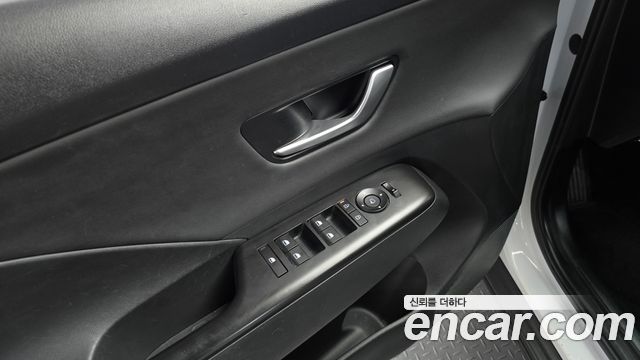 Hyundai Kona 2023 — photo 17