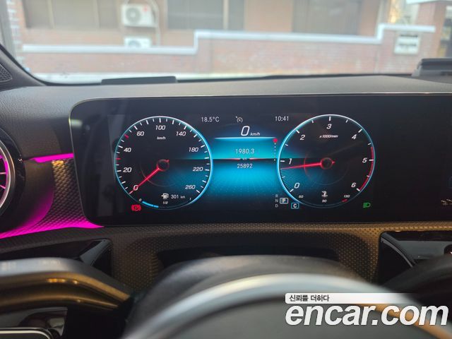 Mercedes-Benz A-Class 2021 — photo 8
