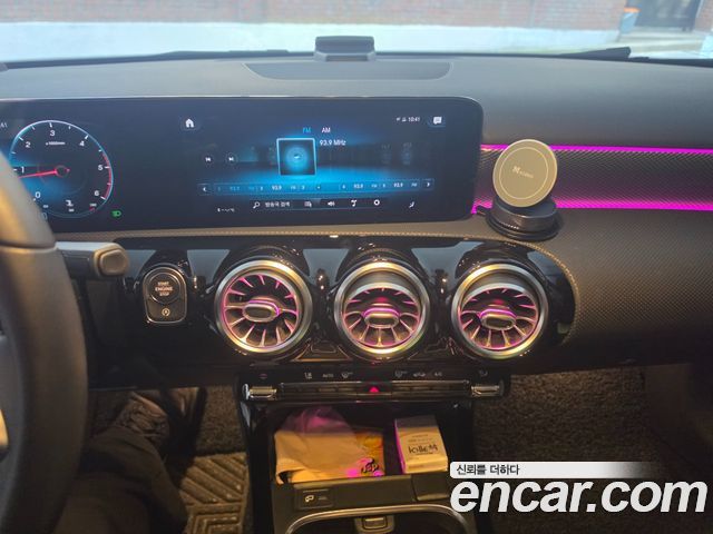 Mercedes-Benz A-Class 2021 — photo 10