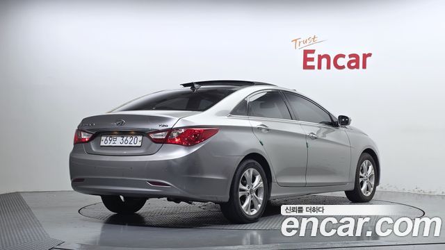 Hyundai Sonata 2010 — photo 2