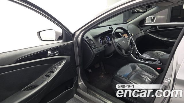Hyundai Sonata 2010 — photo 10