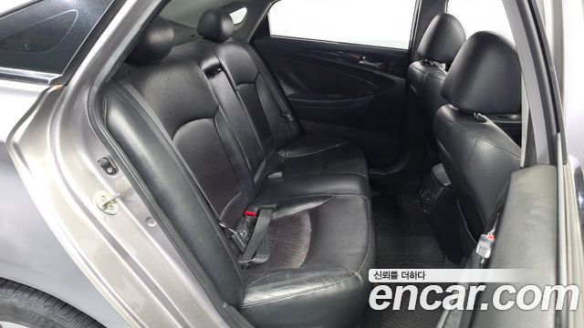 Hyundai Sonata 2010 — photo 11