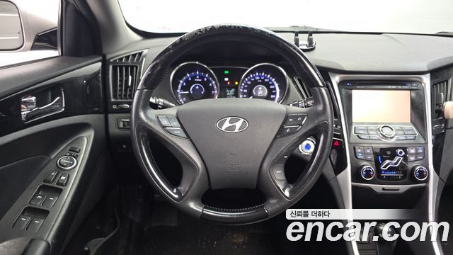 Hyundai Sonata 2010 — photo 13