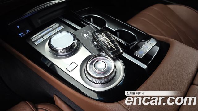 Genesis G80 2023 — photo 12