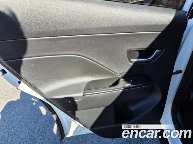 Hyundai Kona 2023 — photo 18
