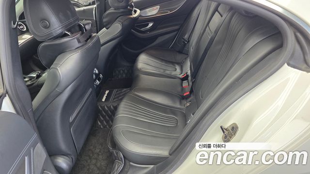 Mercedes-Benz CLS-Class 2019 — photo 16