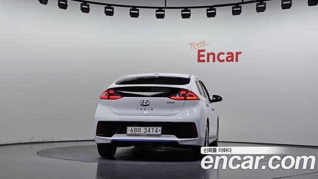 Hyundai Ioniq 2016 — photo 4