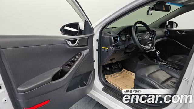 Hyundai Ioniq 2016 — photo 10
