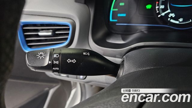 Hyundai Ioniq 2016 — photo 14
