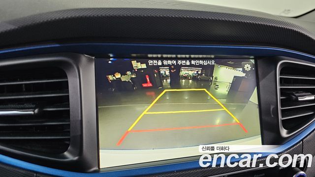 Hyundai Ioniq 2016 — photo 17