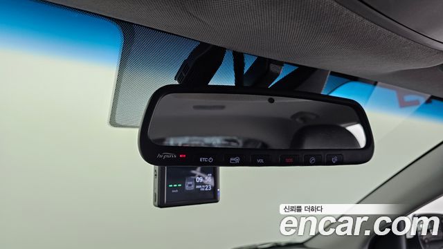 Hyundai Ioniq 2016 — photo 18