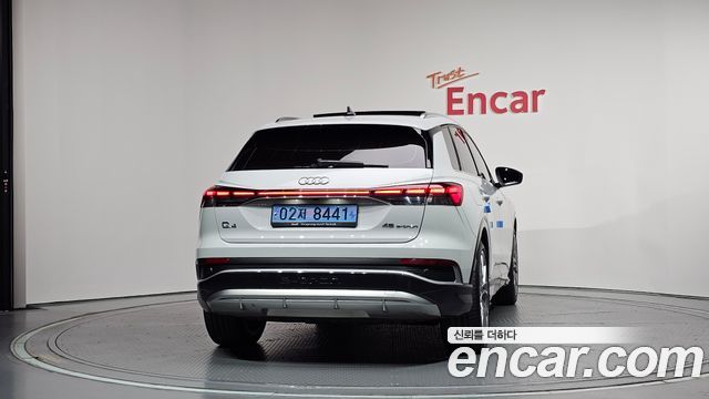 Audi Q4 e-tron 2025 — photo 4