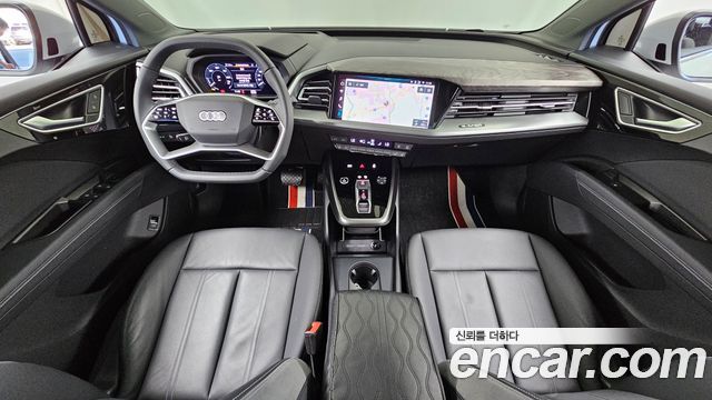 Audi Q4 e-tron 2025 — photo 10