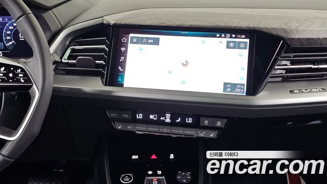 Audi Q4 e-tron 2025 — photo 19