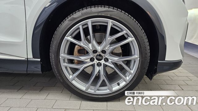 Audi Q4 e-tron 2025 — photo 7