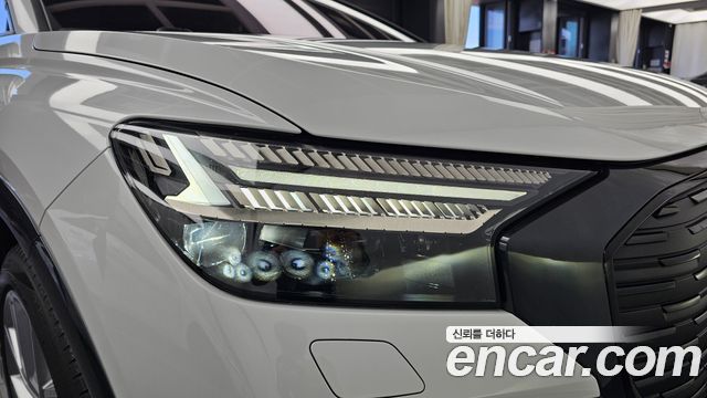 Audi Q4 e-tron 2025 — photo 8