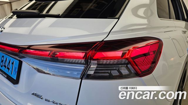 Audi Q4 e-tron 2025 — photo 9