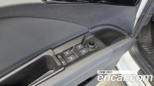 Audi Q4 e-tron 2025 — photo 30