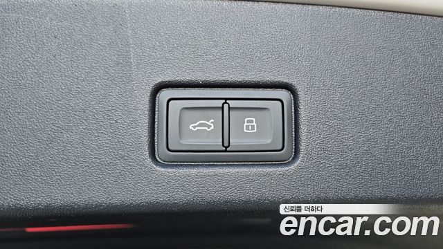 Audi Q4 e-tron 2025 — photo 34
