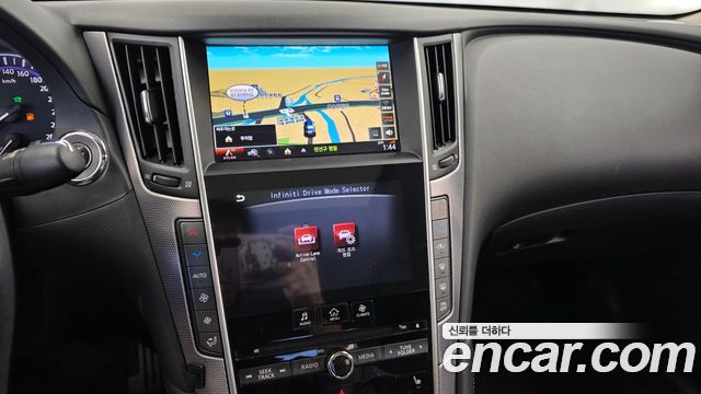 Infiniti Q50 2015 — photo 14