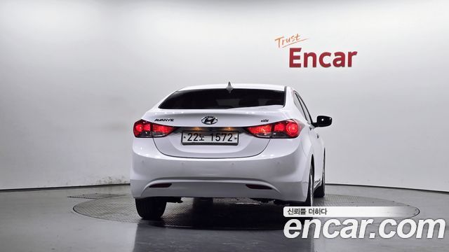 Hyundai AVANTE 2014 — photo 4