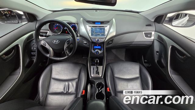 Hyundai AVANTE 2014 — photo 10