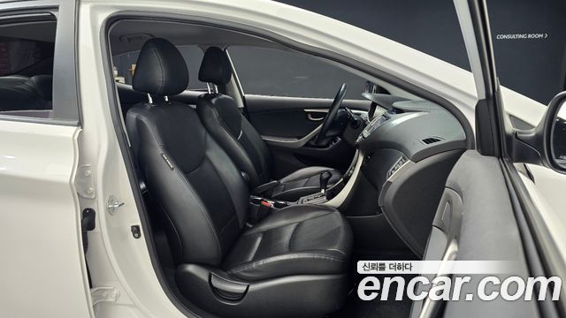 Hyundai AVANTE 2014 — photo 13