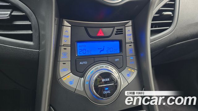 Hyundai AVANTE 2014 — photo 22