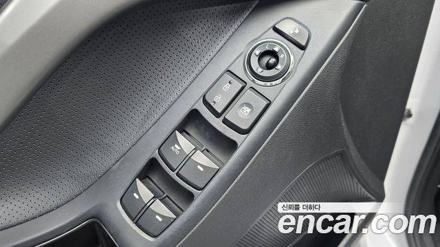 Hyundai AVANTE 2014 — photo 26