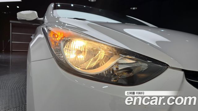 Hyundai AVANTE 2014 — photo 8