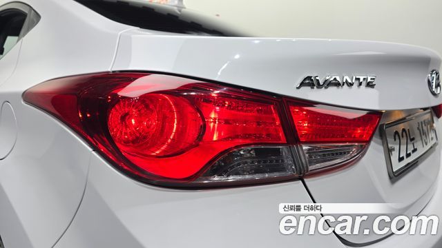 Hyundai AVANTE 2014 — photo 9