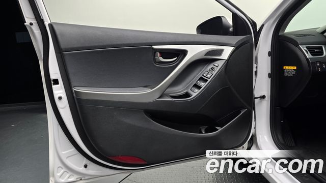 Hyundai AVANTE 2014 — photo 14