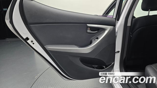 Hyundai AVANTE 2014 — photo 15