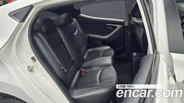 Hyundai AVANTE 2014 — photo 16