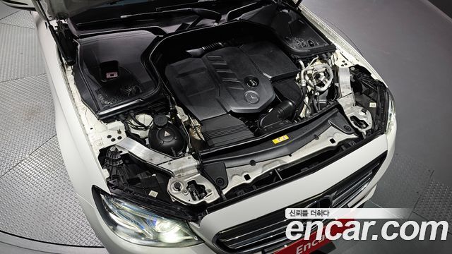 Mercedes-Benz E-Class 2017 — photo 6