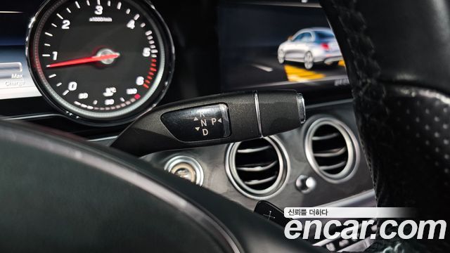 Mercedes-Benz E-Class 2017 — photo 9