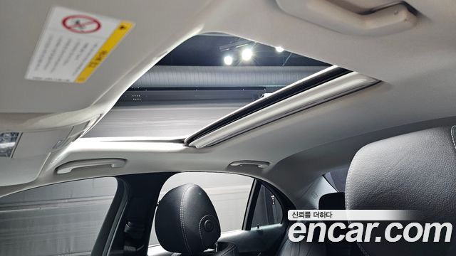 Mercedes-Benz E-Class 2017 — photo 19